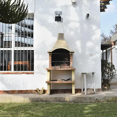 Maria Elena, En Fuente Del Gallo Conil De La Frontera
