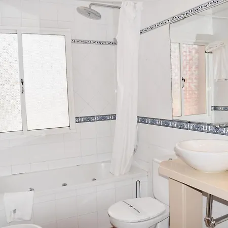 ヴィラ Maria Elena, En Fuente Del Gallo コニル・デ・ラ・フロンテラ