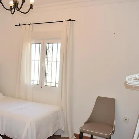 Maria Elena, En Fuente Del Gallo * コニル・デ・ラ・フロンテラ