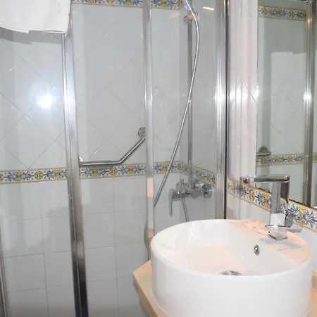 Maria Elena, En Fuente Del Gallo コニル・デ・ラ・フロンテラ