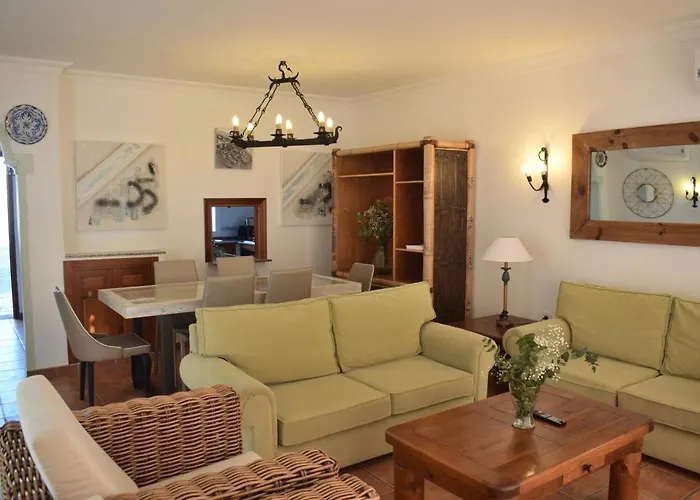 Maria Elena, En Fuente Del Gallo Villa