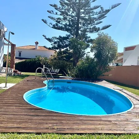 Villa Maria Elena, En Fuente Del Gallo *