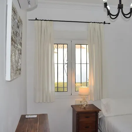 Maria Elena, En Fuente Del Gallo * Коніль-де-ла-Фронтера