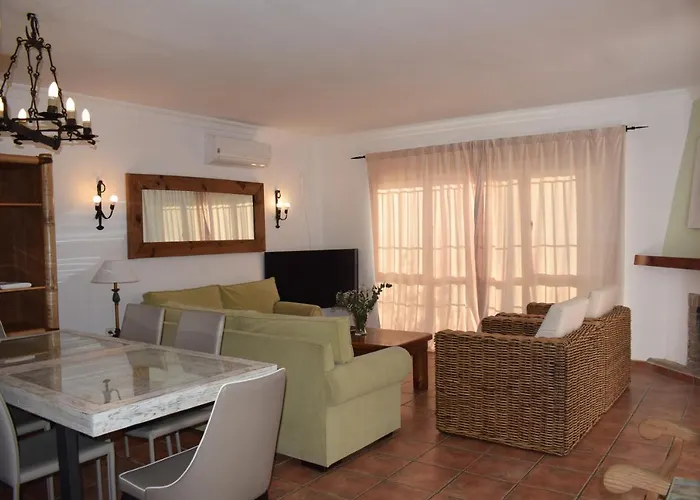 Maria Elena, En Fuente Del Gallo Villa *