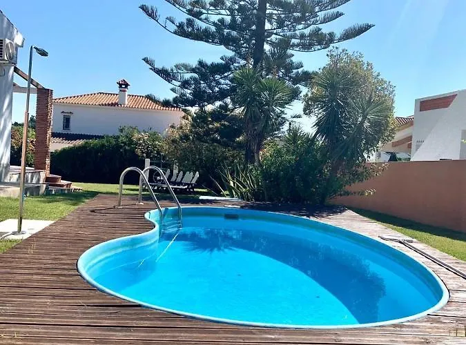 Villa Maria Elena, En Fuente Del Gallo *